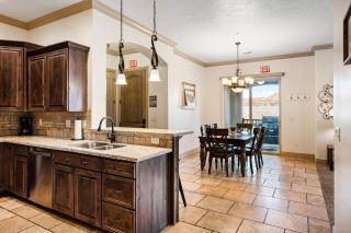 The View - Resort Amenities & Epic Views - Washington - 3