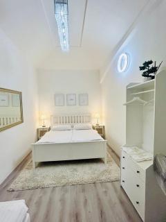 Elegant Cozy Apartment In center Prague - Prague - 4