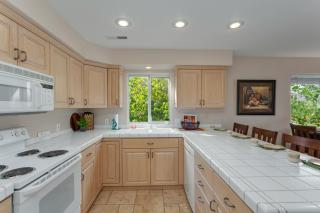 605 Elevator Access, private balcony with beautiful mountain views, and more! - 6