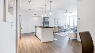 Landing Chic 2BD Pool Gym - 1