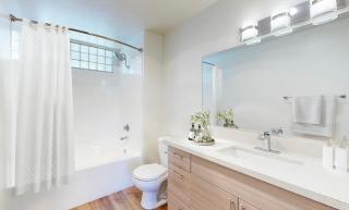 The Hideaway in MDR, FREE Parking, Heated Pool - 2