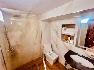 KRIS Guesthouse - Berat - 6