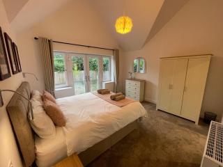 Exquisite large executive home - Stourport - 1