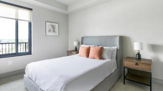 Landing Spectacular 2BD Gym Tennis Court - 2