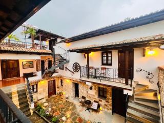 KRIS Guesthouse - Berat - 9