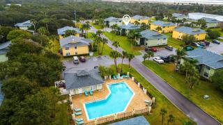 Coastal Clipper - Charming 2 BDR Walk to Beach - 3
