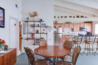 Waters Edge Vista - HOA Pool & Pier Access - Tahoma - 9