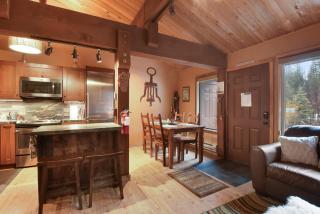 North Lake Tahoe Alpine Retreat 5 Min to Skiing - Alpine Meadows - 1