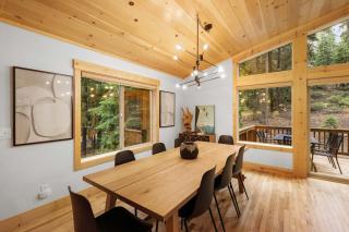 Modern Lake Tahoe Retreat Ski and Swim - Tahoe Vista - 2