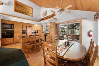 Paradise Pines 3BR Secluded Cabin Minutes in Tahoe Donner - 4
