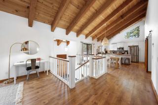 Bright & Modern Cabin Luxury Home in Carnelian Bay - 4
