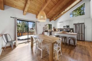 Bright & Modern Cabin Luxury Home in Carnelian Bay - 3