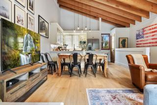 Gold Bend Bliss Short Drive to Beaches & Golfing - Truckee - 7