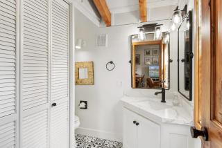 Gold Bend Bliss Short Drive to Beaches & Golfing - Truckee - 1