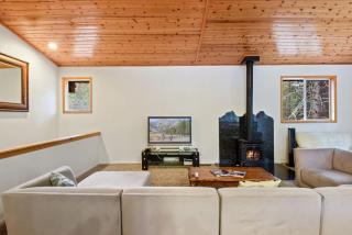 Truckee Pines Retreat - Game Room & Forest Views - 3