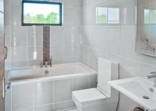 The Sherwood Hideaway Lodges - - 9