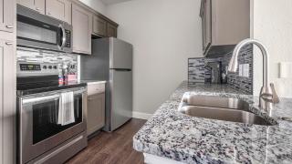 Landing at Residences at River Park West - Richmond - Richmond - 3