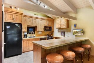 Waters Edge Oasis - Shared Pool & Pier Access - Tahoma - 1