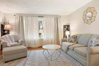 Elegant New England Home with Private Pool - Woburn - 9