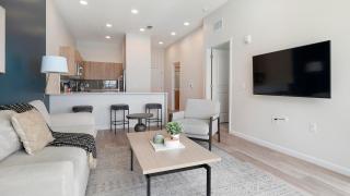 Landing Amazing 1BD Game Room Pool - 5