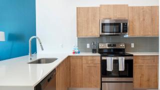 Landing Amazing 1BD Game Room Pool - 2