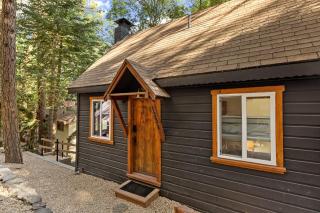 Cute Romantic Cabin With Hot Tub 5 Min from Lake - Crestline - 7