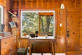 Cute Romantic Cabin With Hot Tub 5 Min from Lake - Crestline - 1