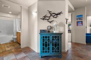 806 LP Large Family Area, Private Balcony with Gorgeous Views, and More - 6