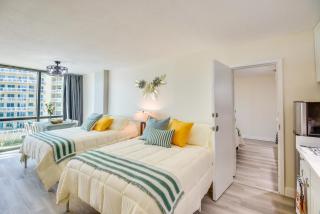 Beachfront Studio Walk to Daytona Fun! - 2