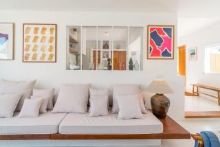 Quiet 2BR House w/ Garden – Near Beach | By Airnest - 7