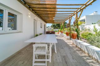 Quiet 2BR House w/ Garden – Near Beach | By Airnest - 3