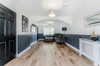 Modern 3 bed House - 8
