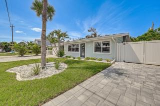 Steps to Englewood Beach Home with Outdoor Oasis! - 8