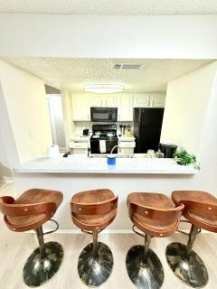 Central 1BR Retreat by Hospital and tollway - Addison - 2