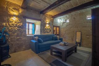 Charming Traditional Farmhouse - 1