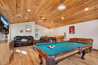 Tahoe Frost - Air conditioned 4 bedroom Tahoe home - 0
