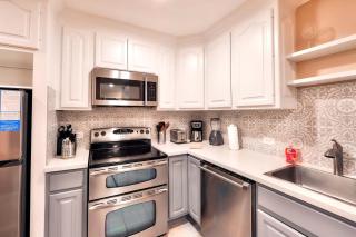 Lakeland Getaway - Walk to Lake - 8