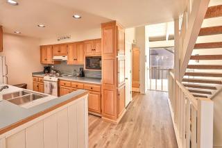 Tahoe Lakeside Retreat - Lakefront Condo - 3