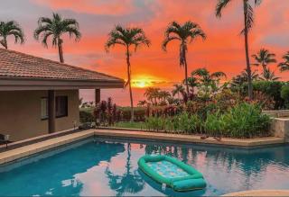 Elegant Hawaiian Estate with Private Pool - 0