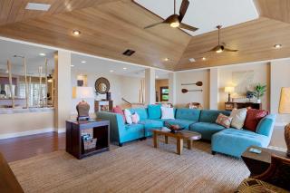 Elegant Hawaiian Estate with Private Pool - 7