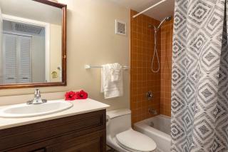 Oceanfront 2-Bedroom Condo in Kailua-Kona - 2
