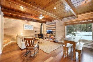 Augies Authentic Log Cabin Pets Welcome - 0