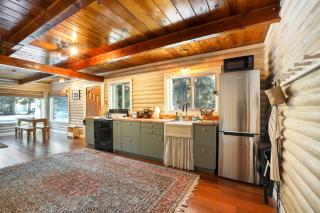 Augies Authentic Log Cabin Pets Welcome - 2