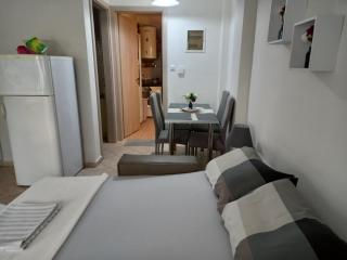 Peramos Apartments - Néa Péramos - 2