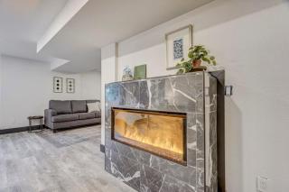 Oak Hills Loft King Workspace w Scenic Views - 9