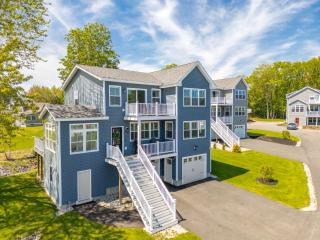 Large Family Retreat Near Beach Private Decks - Wells - 7
