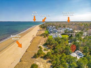 Beachfront and only 30 Steps To Beach - 4