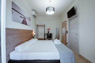 Independent Rooms - 1