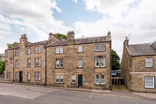Room In Traditional Edinburgh Apartment - 3
