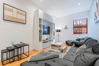 Leeds Elegant Central Flat - Sleeps 8 - View City Centre - 6